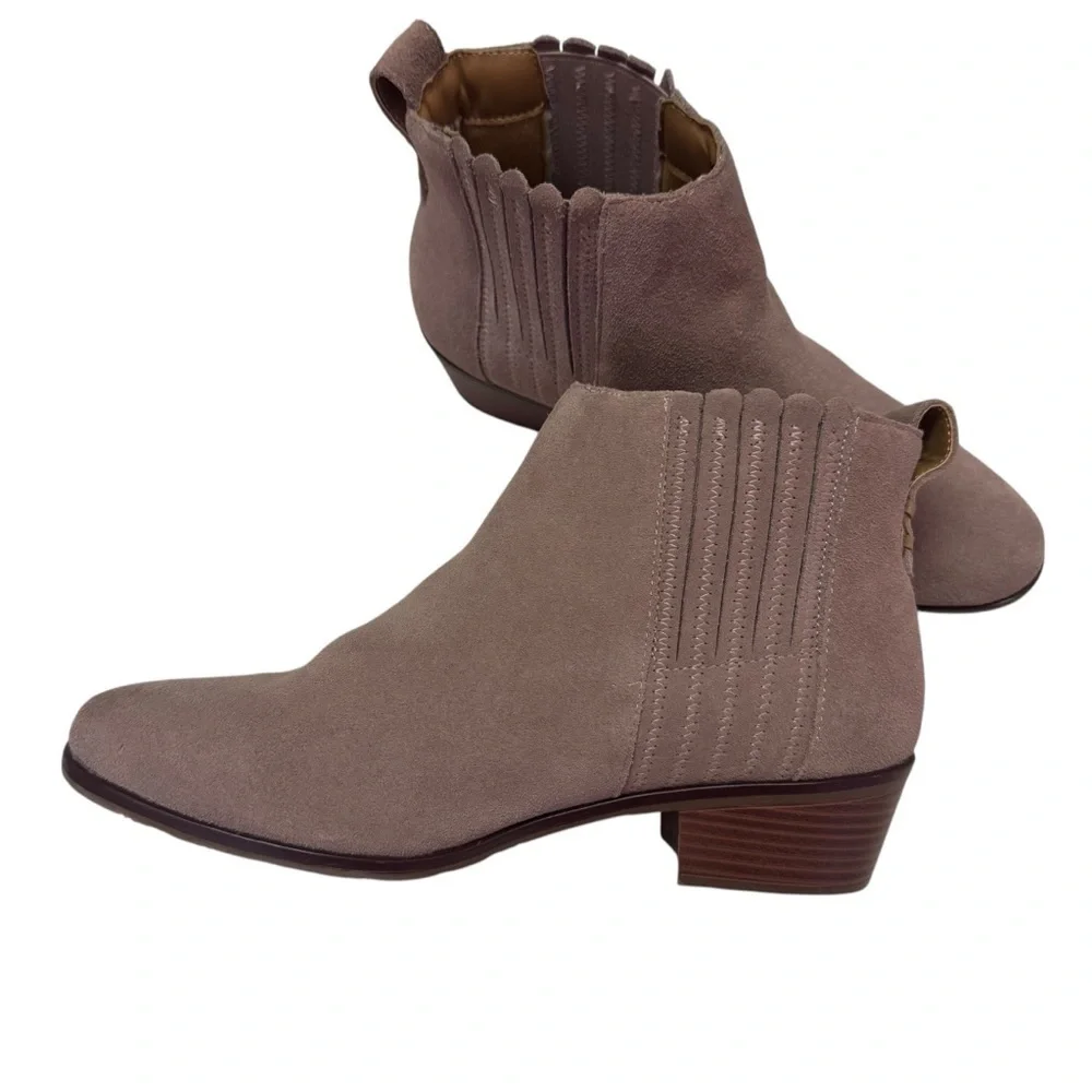 Jack Rogers Women's Liddy Stone Suede Scallop Chelsea Ankle Waterproof Bootie 9